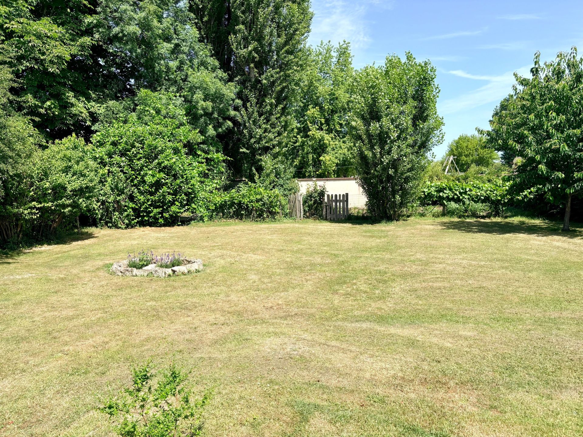 house 7 Rooms for sale on FERRIERES EN GATINAIS (45210)