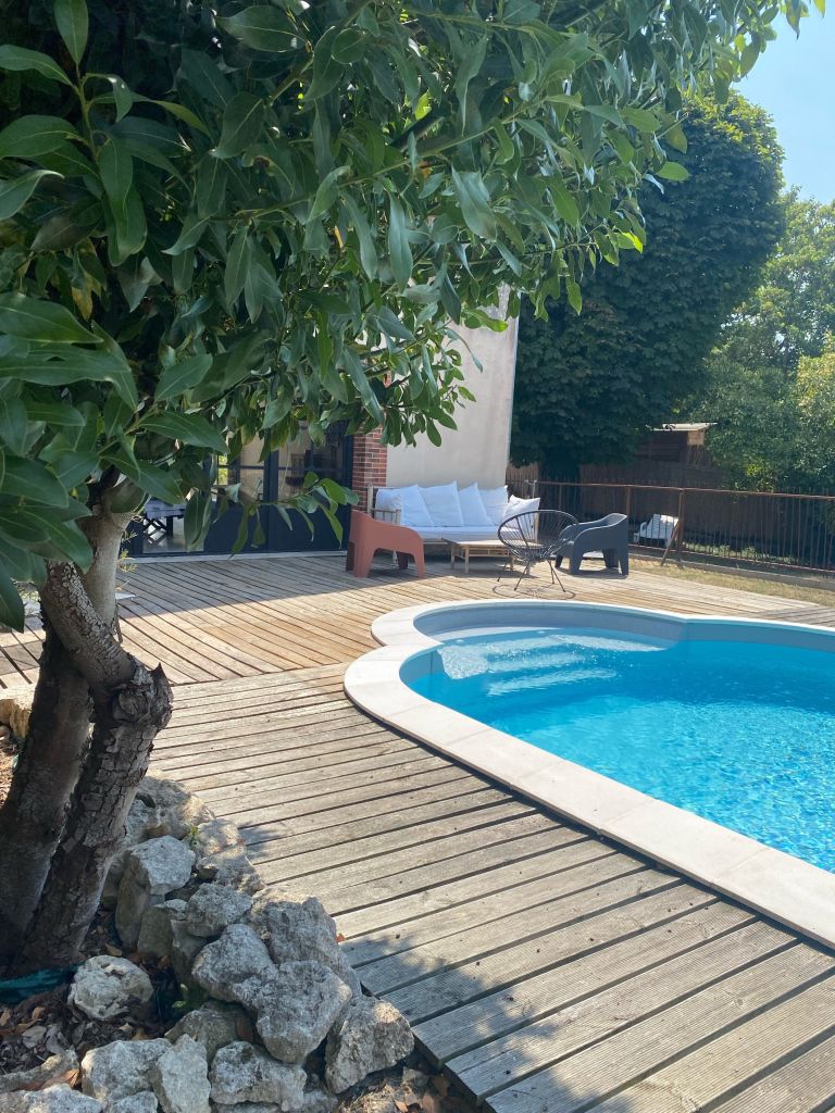 house 7 Rooms for sale on FERRIERES EN GATINAIS (45210)