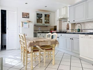 house 6 Rooms for sale on ORLEANS (45000)
