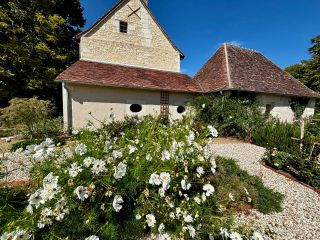 house 9 Rooms for sale on CUSSAY (37240)