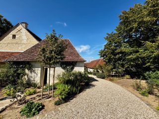 house 9 Rooms for sale on CUSSAY (37240)