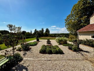 house 9 Rooms for sale on CUSSAY (37240)