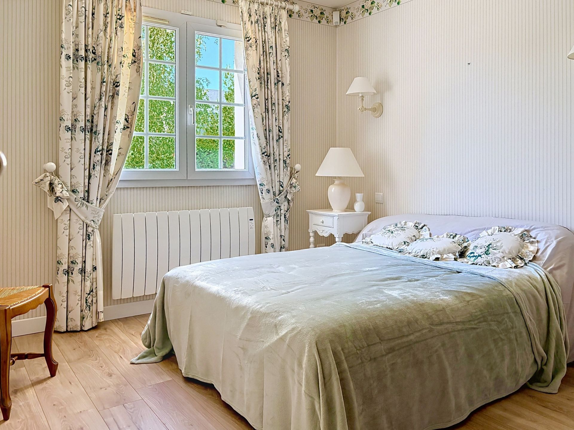 house 6 Rooms for sale on ORLEANS (45000)