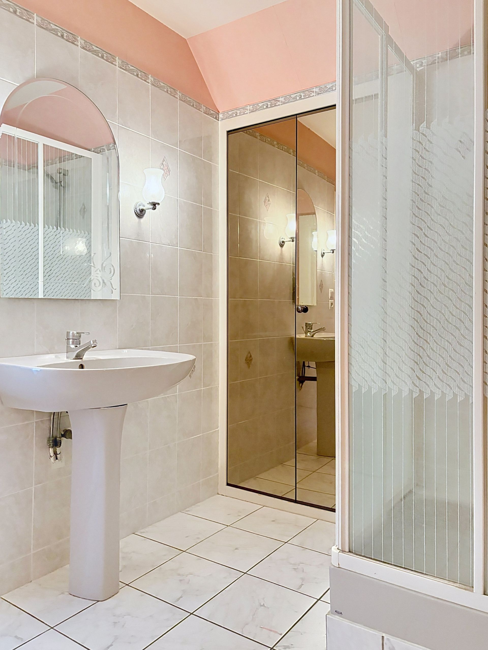 house 6 Rooms for sale on ORLEANS (45000)