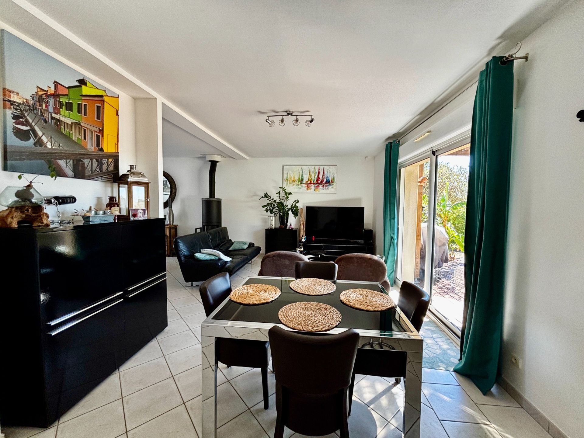 contemporary house 6 Rooms for sale on CHARGE (37530)