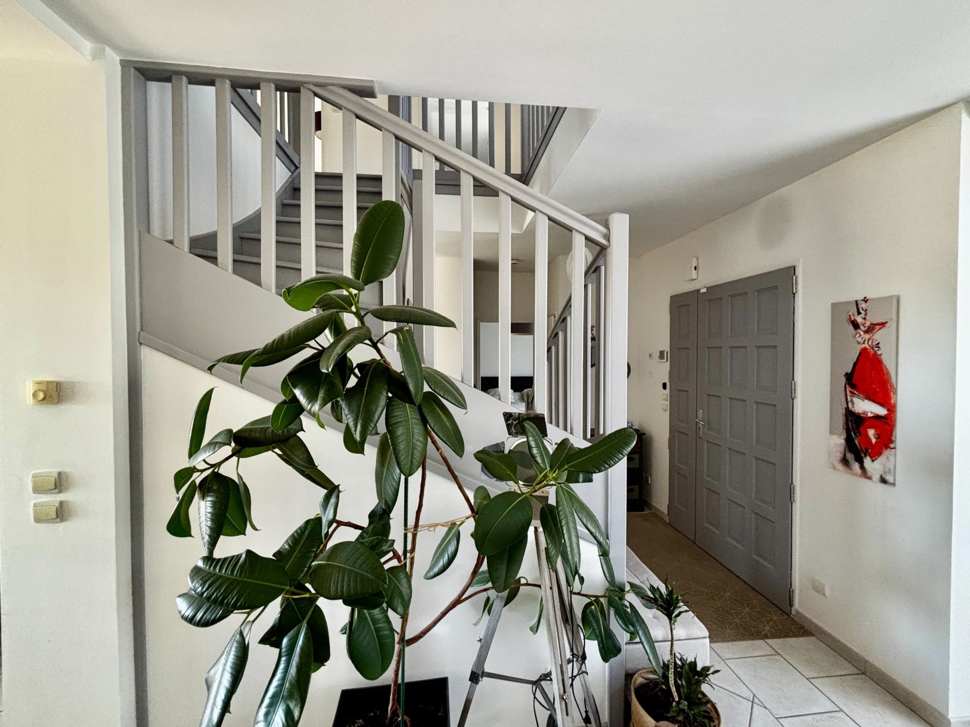 contemporary house 6 Rooms for sale on CHARGE (37530)