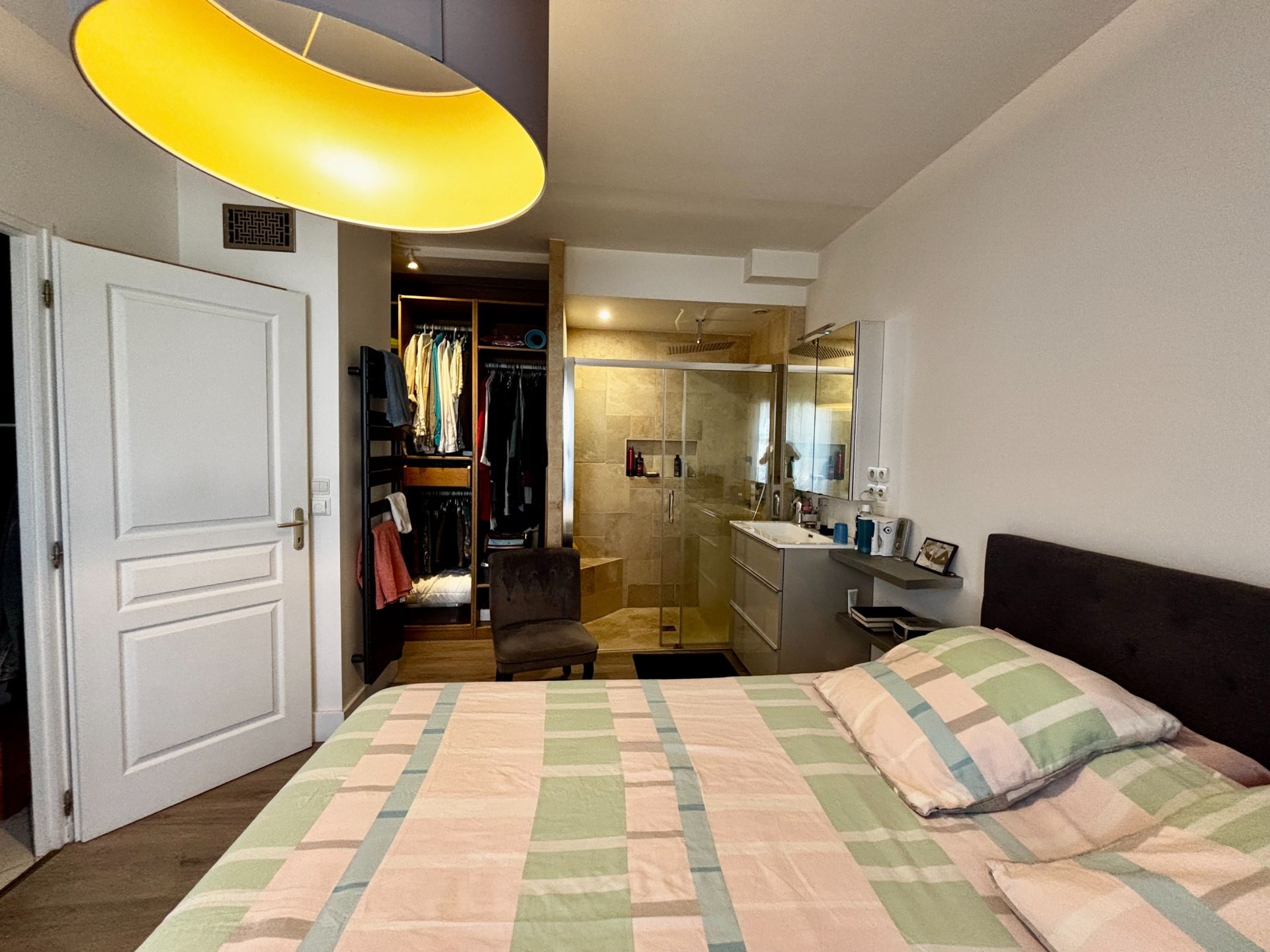 contemporary house 6 Rooms for sale on CHARGE (37530)