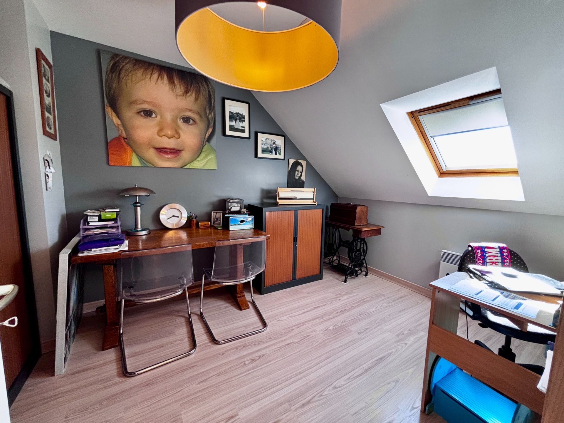 contemporary house 6 Rooms for sale on CHARGE (37530)