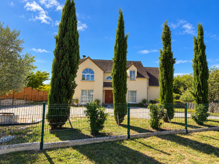 contemporary house 6 Rooms for sale on CHARGE (37530)