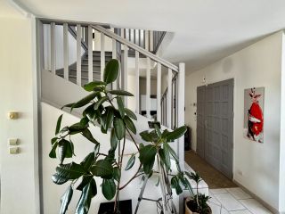 contemporary house 6 Rooms for sale on CHARGE (37530)