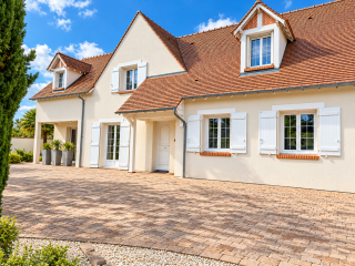 house 8 Rooms for sale on OLIVET (45160)