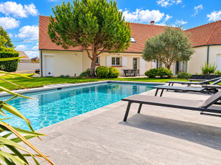 house 8 Rooms for sale on OLIVET (45160)