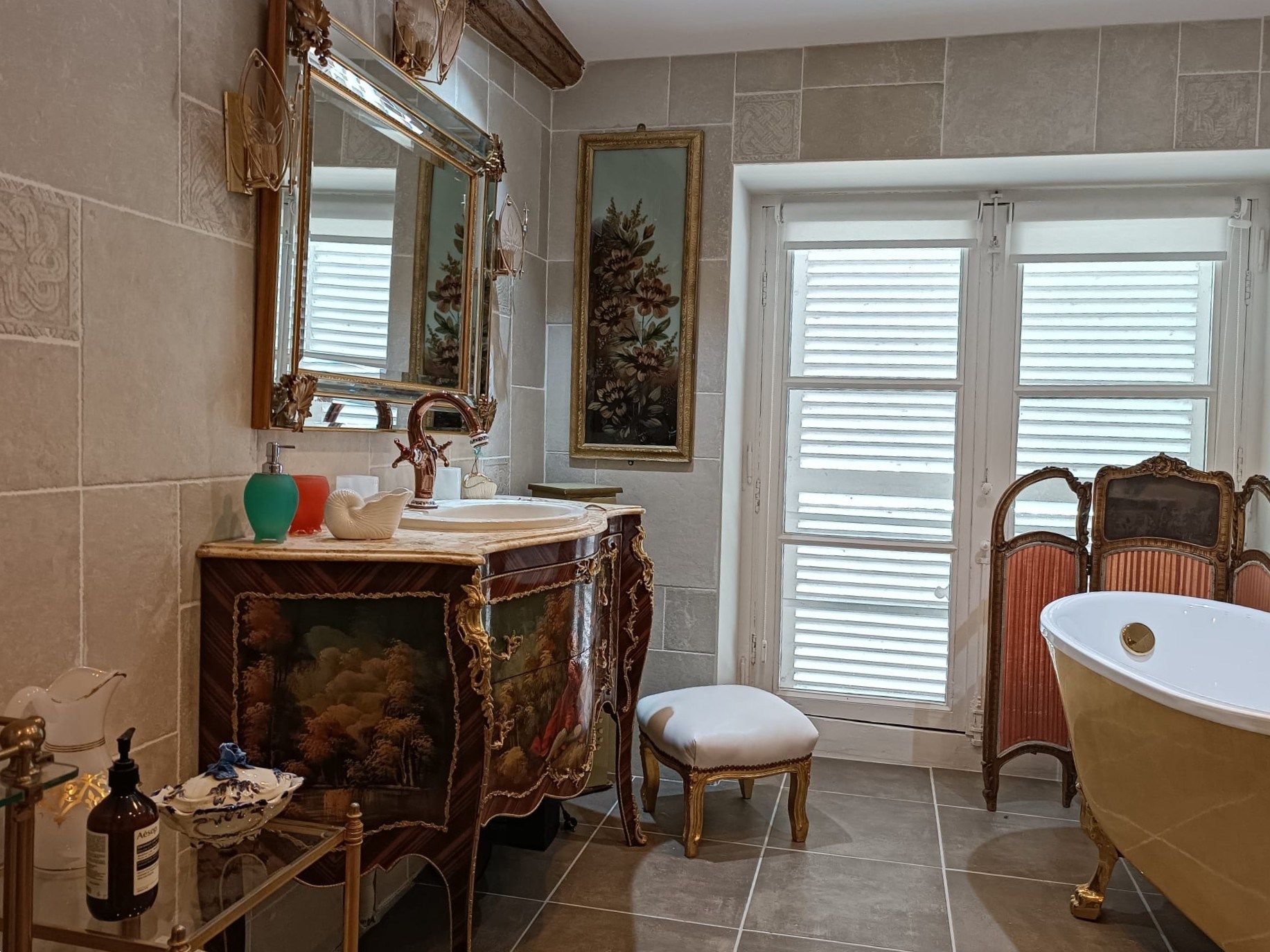 apartment 6 Rooms for sale on AVARAY (41500)